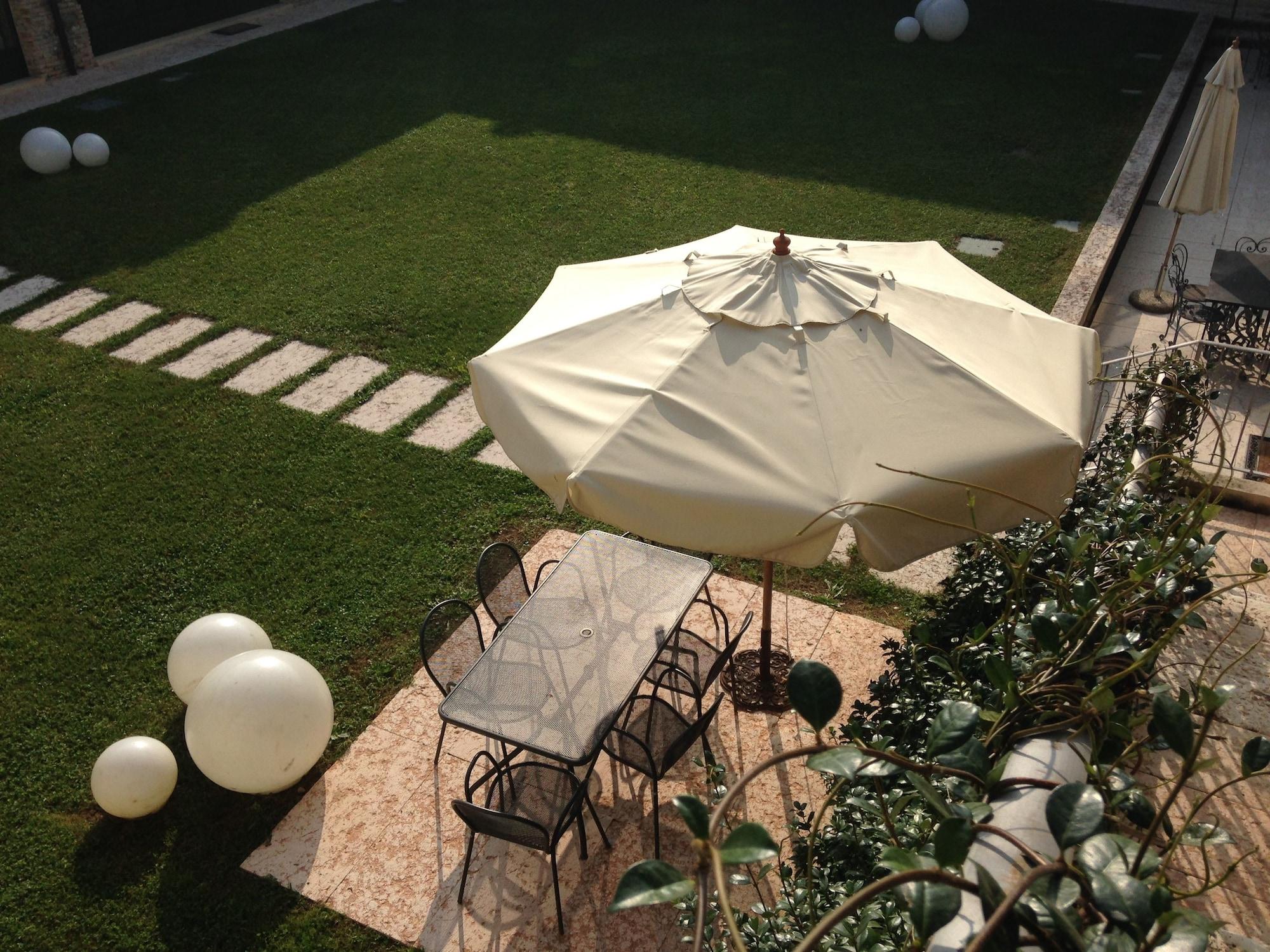 Relais Corte Paradiso เปสเคียรา เดล การ์ดา ภายนอก รูปภาพ